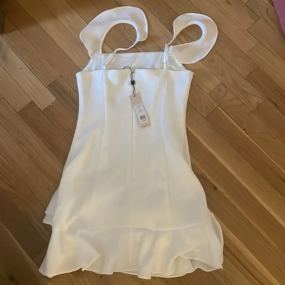 BCBG white mini dress NEW WITH TAGS! - Picture 3 of 4